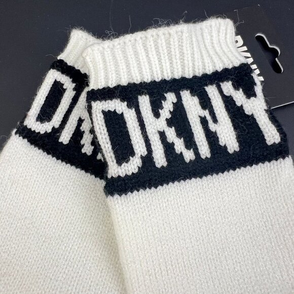 DKNY Women's Ivy Winter Gloves White Logo Gloves Size 0S Touch Screen Texting - Picture 9 of 10